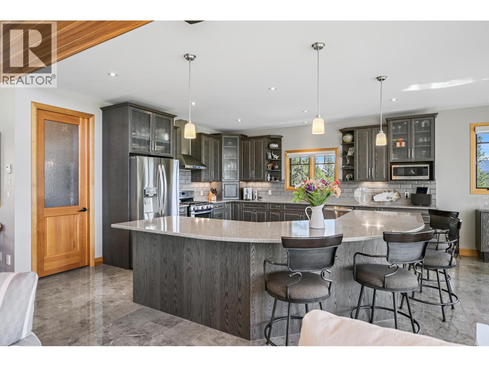 717 Lakeview Drive, Invermere, British Columbia  V0A 1K3 - Photo 22 - 10378376