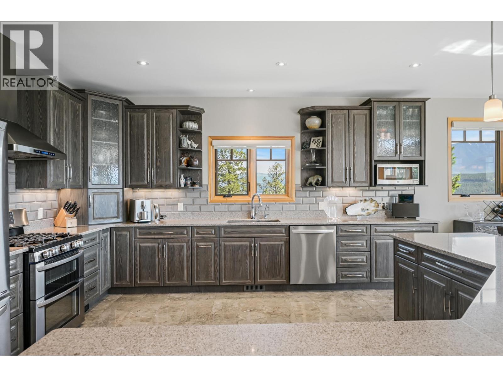 717 Lakeview Drive, Invermere, British Columbia  V0A 1K3 - Photo 25 - 10378376