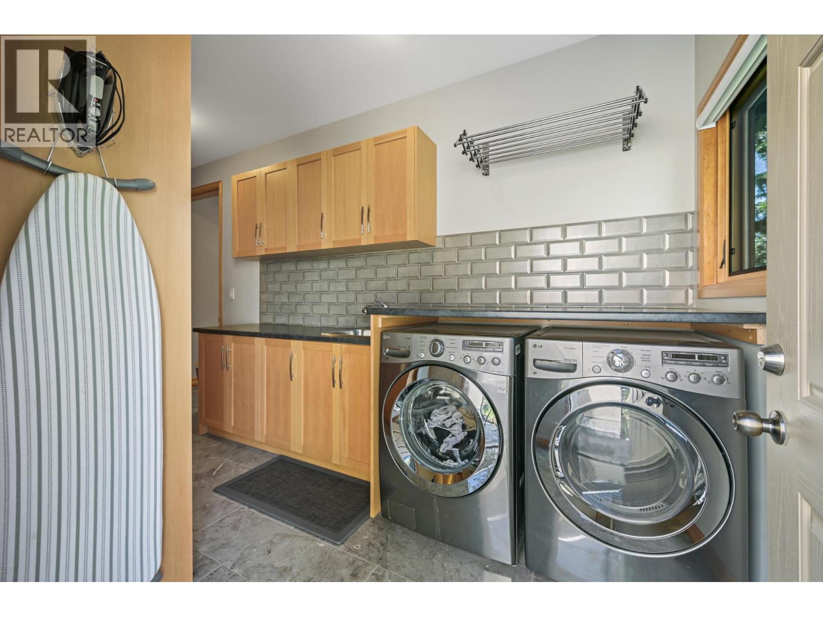 717 Lakeview Drive, Invermere, British Columbia  V0A 1K3 - Photo 31 - 10378376