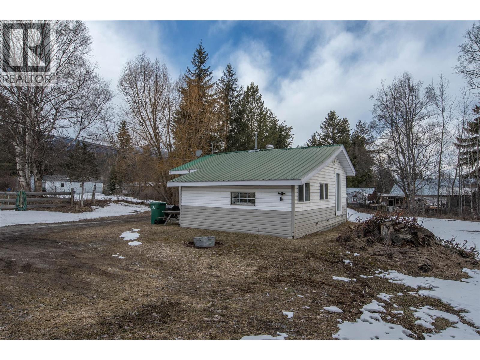 876 Canyon Creek Road, Golden, British Columbia  V0A 1H2 - Photo 13 - 10378805