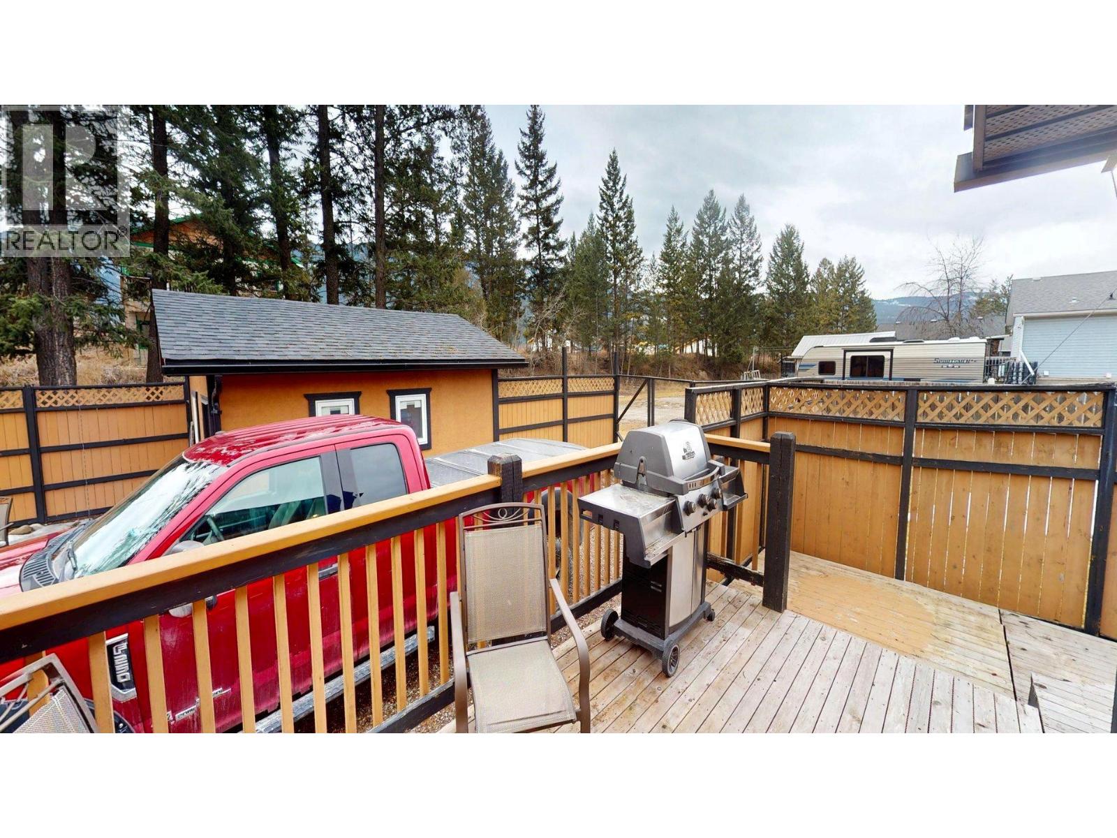 4826 Purcell Avenue, Edgewater, British Columbia  V0A 1E0 - Photo 15 - 10378631