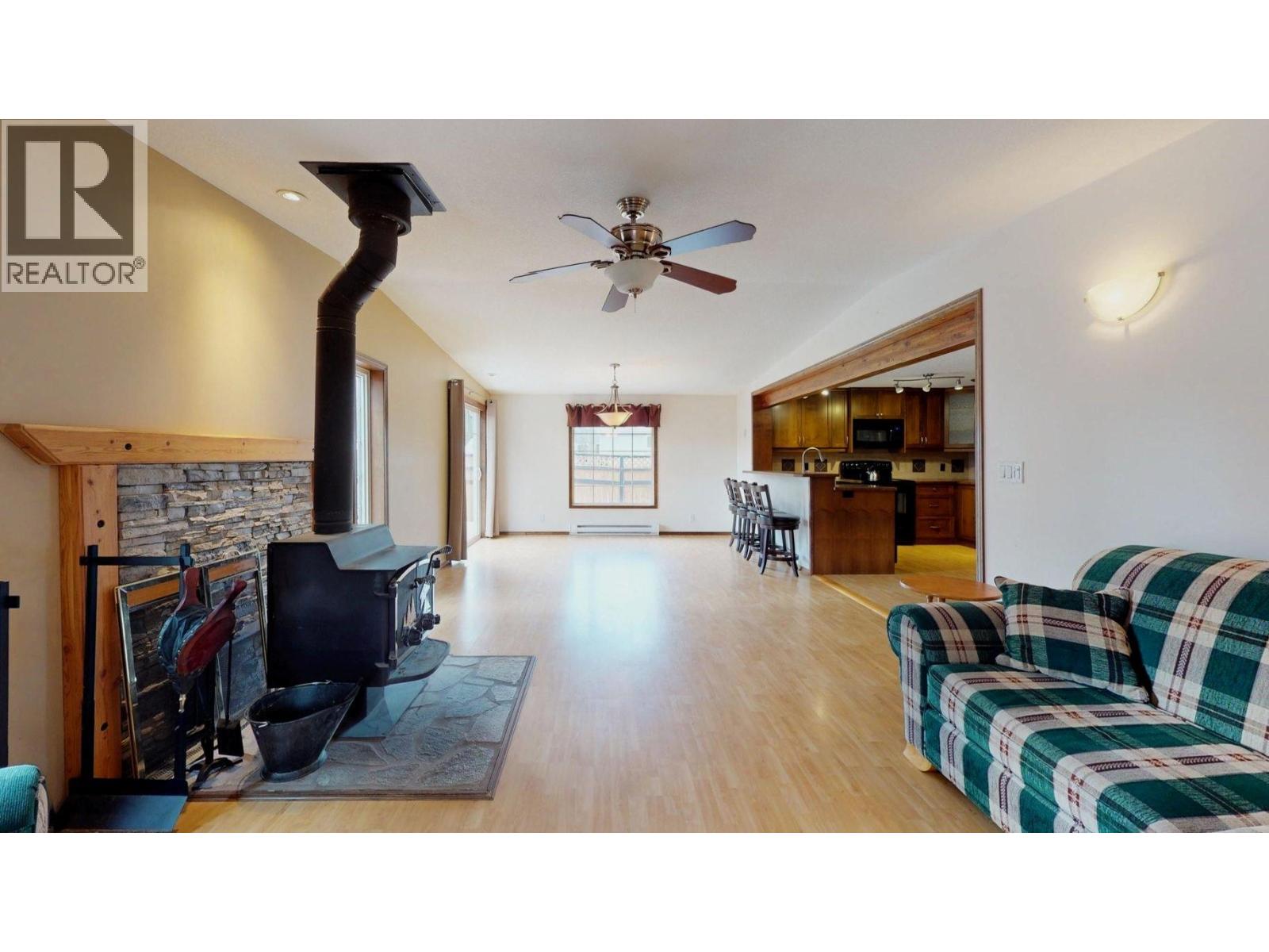 4826 Purcell Avenue, Edgewater, British Columbia  V0A 1E0 - Photo 32 - 10378631