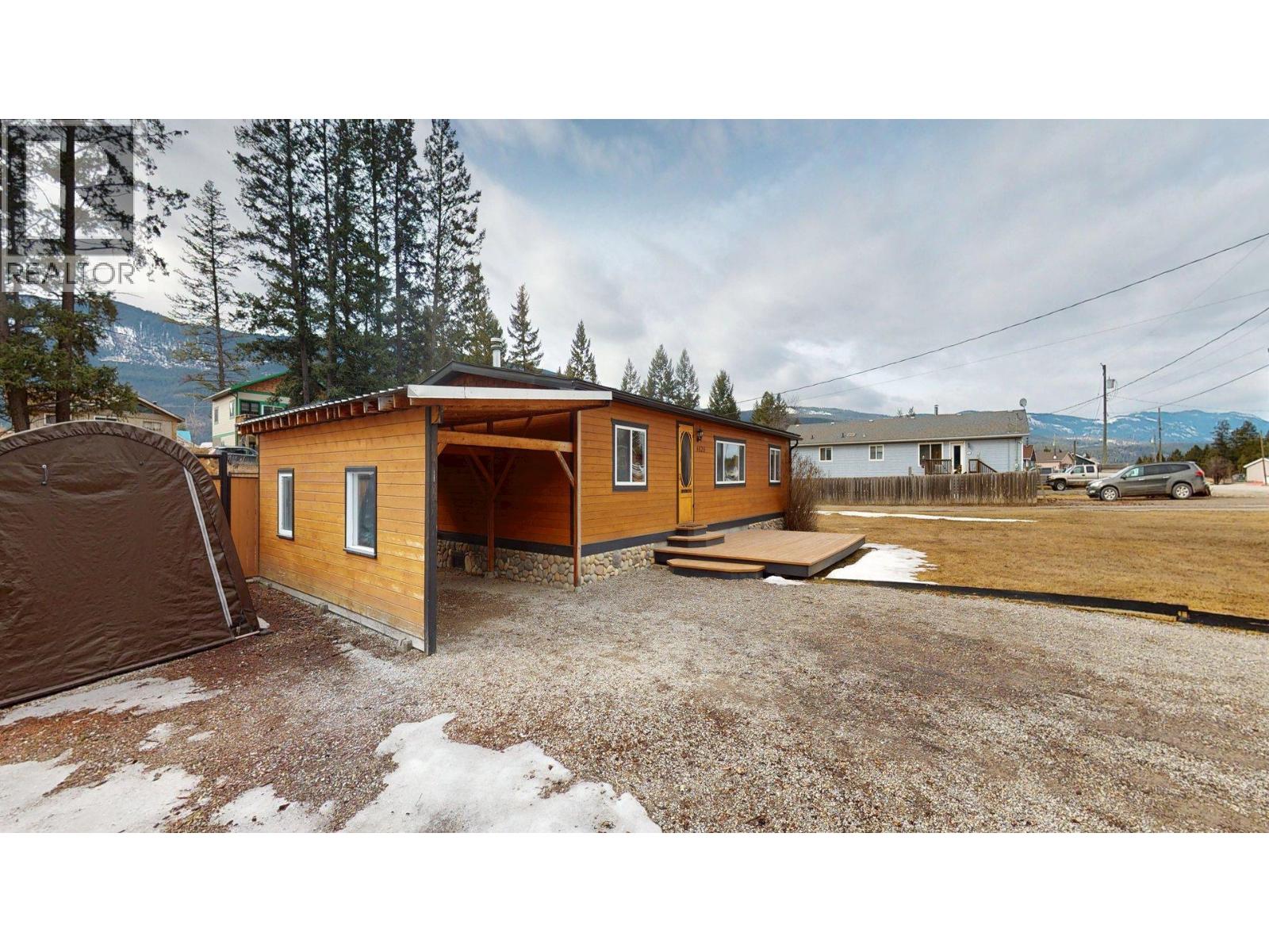 4826 Purcell Avenue, Edgewater, British Columbia  V0A 1E0 - Photo 64 - 10378631