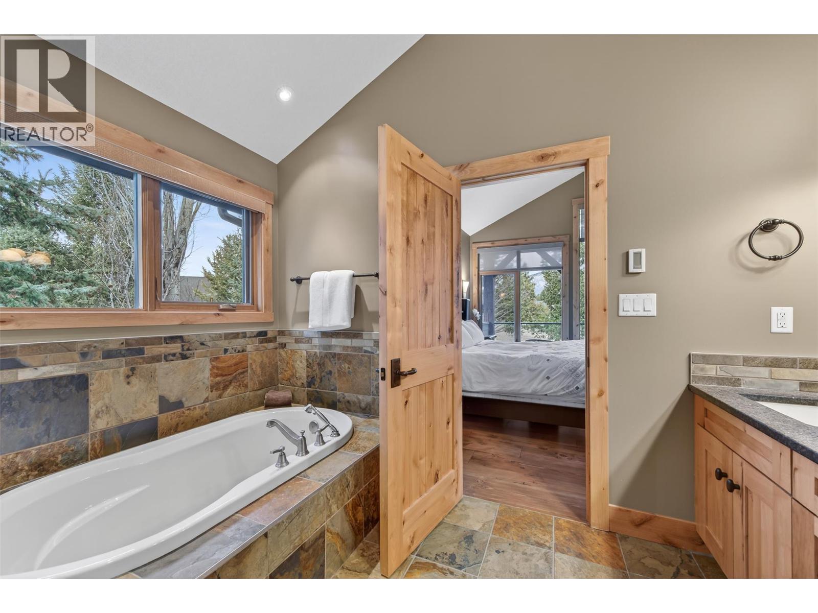 835 Lakeview Meadows Green, Invermere, British Columbia  V0A 1K3 - Photo 35 - 10379004