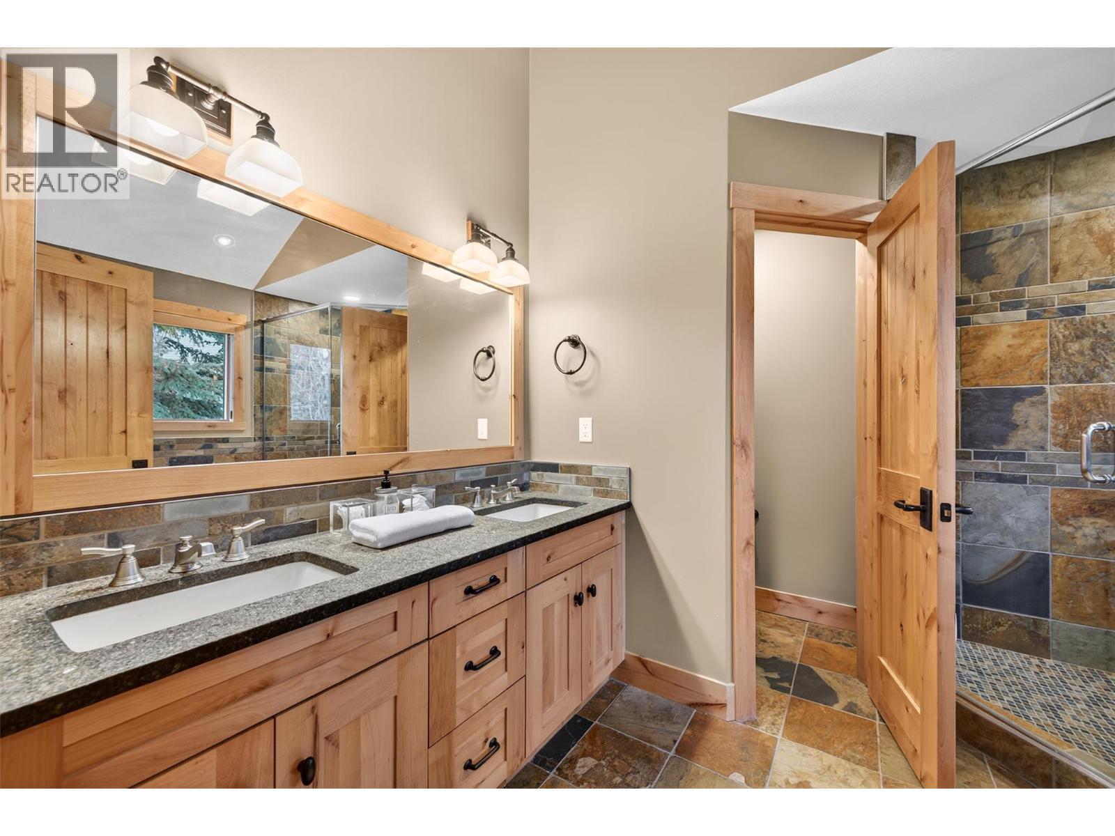 835 Lakeview Meadows Green, Invermere, British Columbia  V0A 1K3 - Photo 36 - 10379004