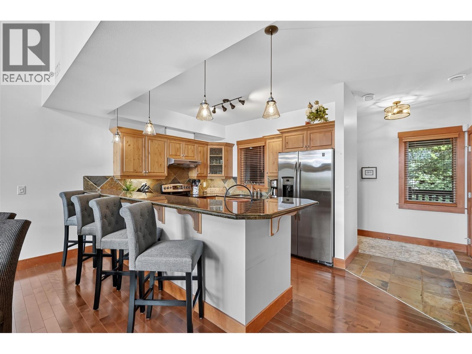 880 Lakeview Drive Unit# 211, Invermere, British Columbia  V0A 1K3 - Photo 6 - 10379008