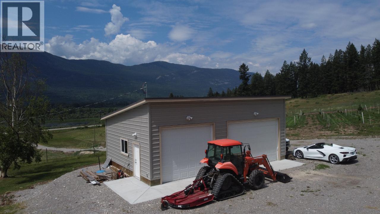 726 95 Highway, Spillimacheen, British Columbia  V0A 1M0 - Photo 15 - 10379083