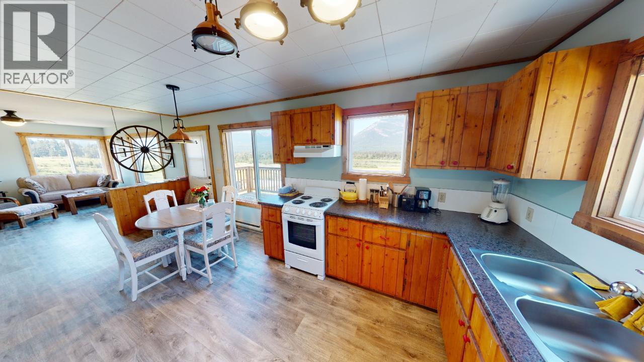 726 95 Highway, Spillimacheen, British Columbia  V0A 1M0 - Photo 28 - 10379083