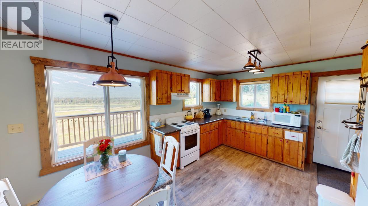 726 95 Highway, Spillimacheen, British Columbia  V0A 1M0 - Photo 30 - 10379083