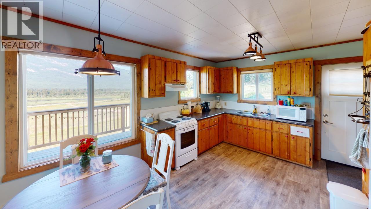 726 95 Highway, Spillimacheen, British Columbia  V0A 1M0 - Photo 32 - 10379083