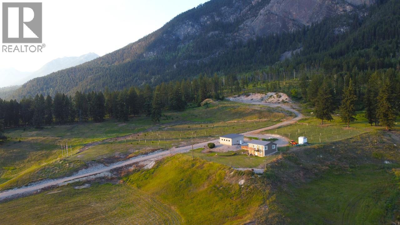 726 95 Highway, Spillimacheen, British Columbia  V0A 1M0 - Photo 55 - 10379083