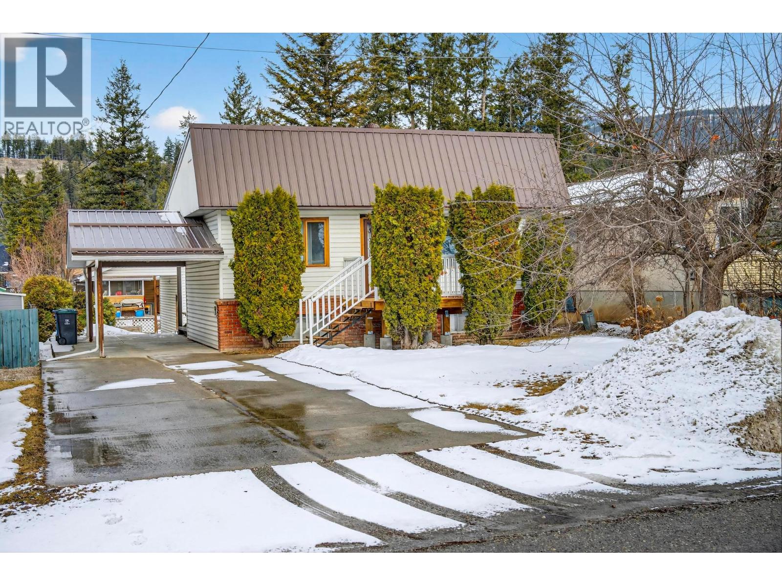 1221 11th  S Street, Golden, British Columbia  V0A 1H0 - Photo 2 - 10378972