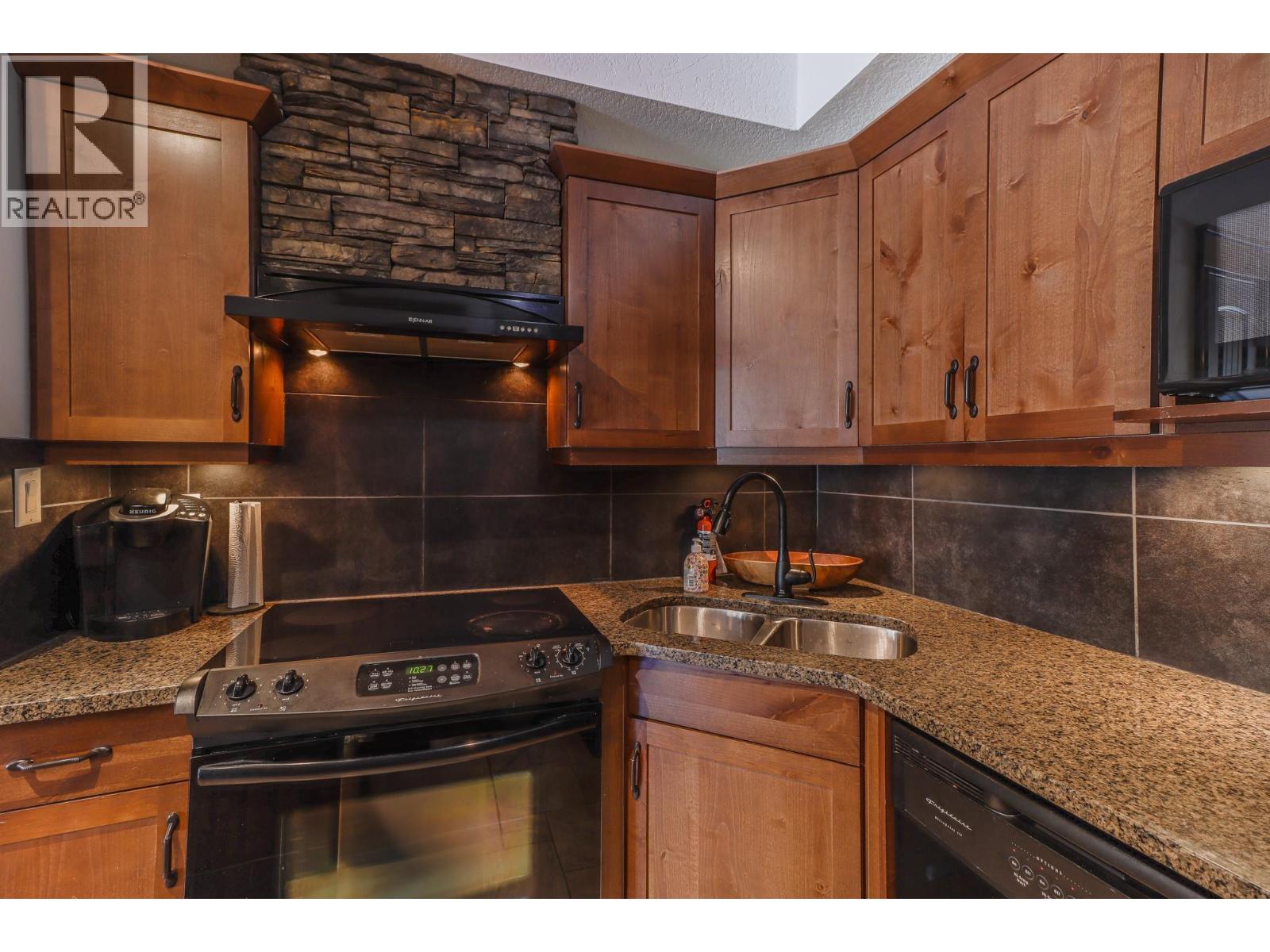 7495 Columbia Avenue Unit# 2112, Radium Hot Springs, British Columbia  V0A 1M0 - Photo 15 - 10378638