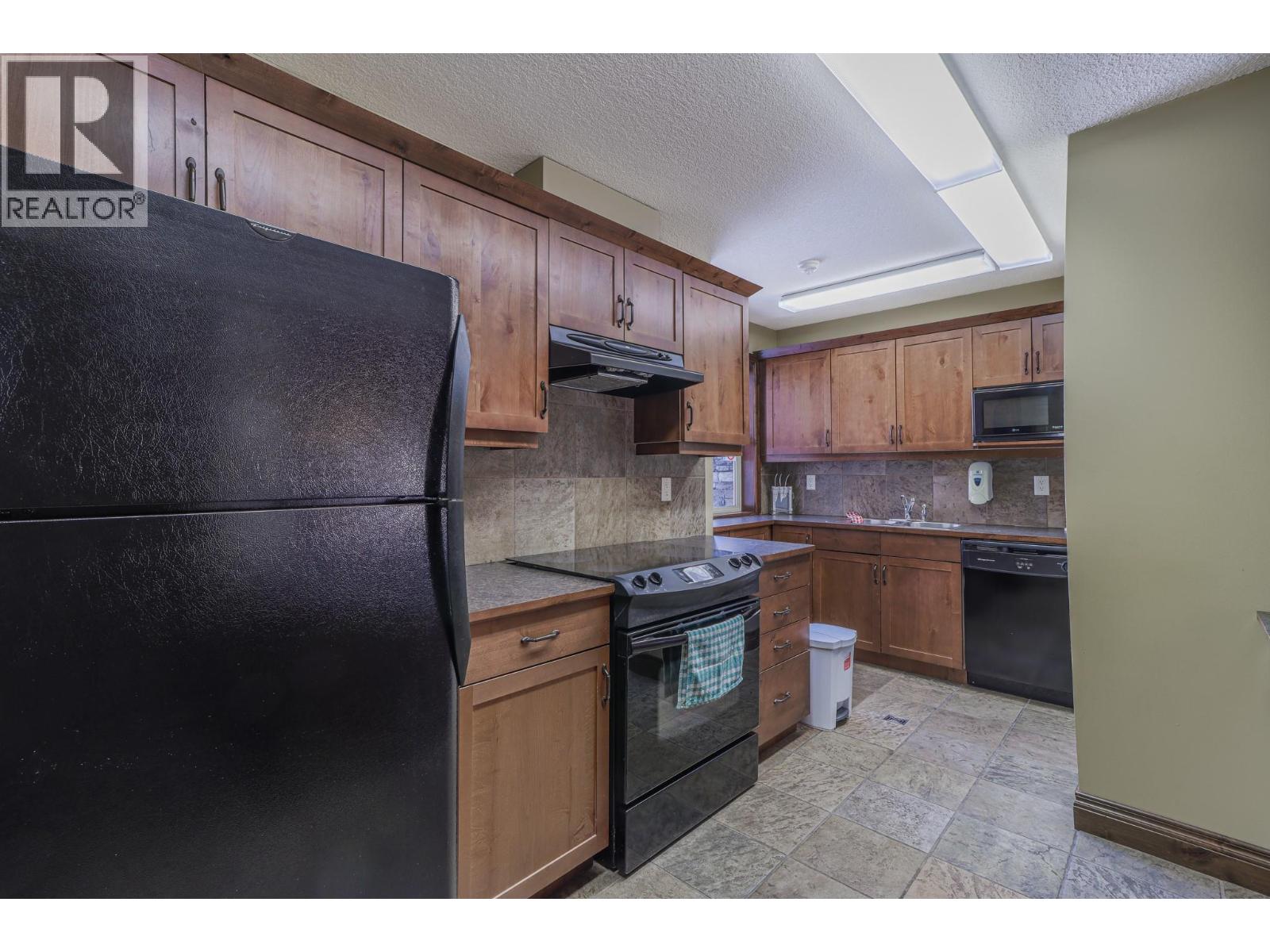 7495 Columbia Avenue Unit# 2112, Radium Hot Springs, British Columbia  V0A 1M0 - Photo 31 - 10378638