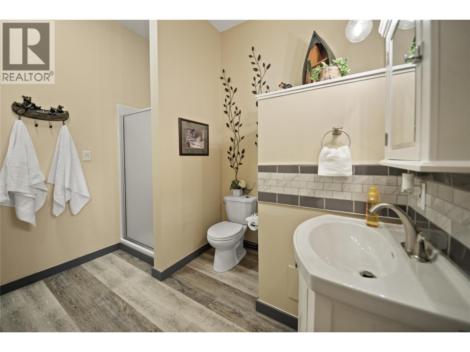 7527 Park Drive West, Radium Hot Springs, British Columbia  V0A 1M0 - Photo 18 - 10378971