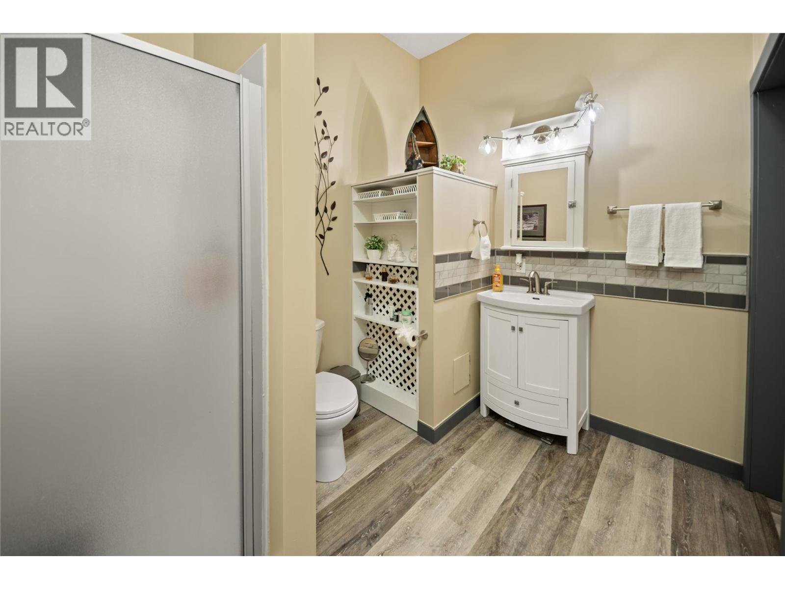 7527 Park Drive West, Radium Hot Springs, British Columbia  V0A 1M0 - Photo 19 - 10378971