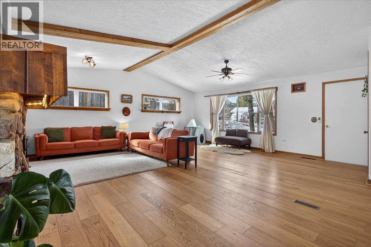 101 11th Avenue, Invermere, British Columbia  V0A 1K0 - Photo 4 - 10379889