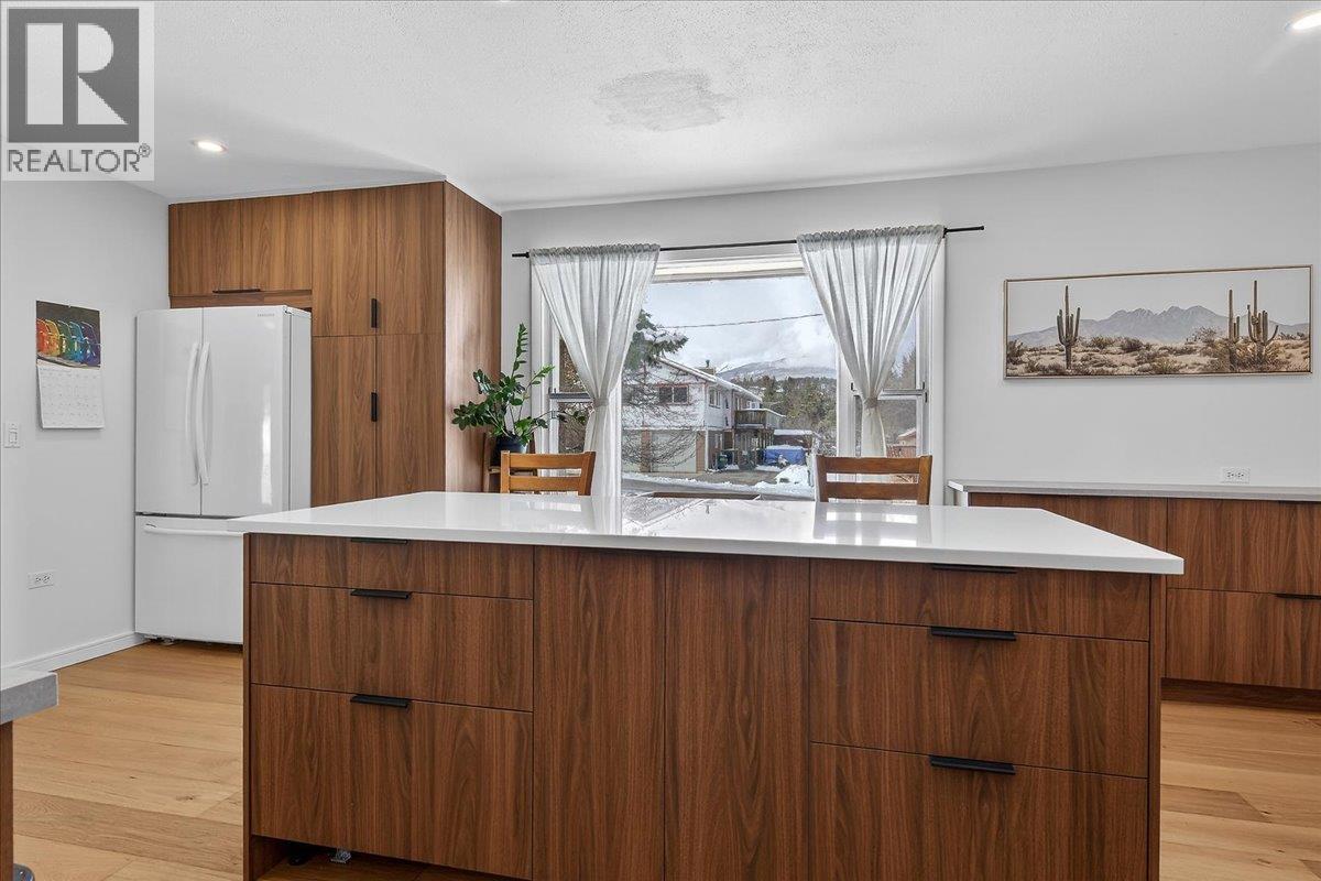 101 11th Avenue, Invermere, British Columbia  V0A 1K0 - Photo 9 - 10379889