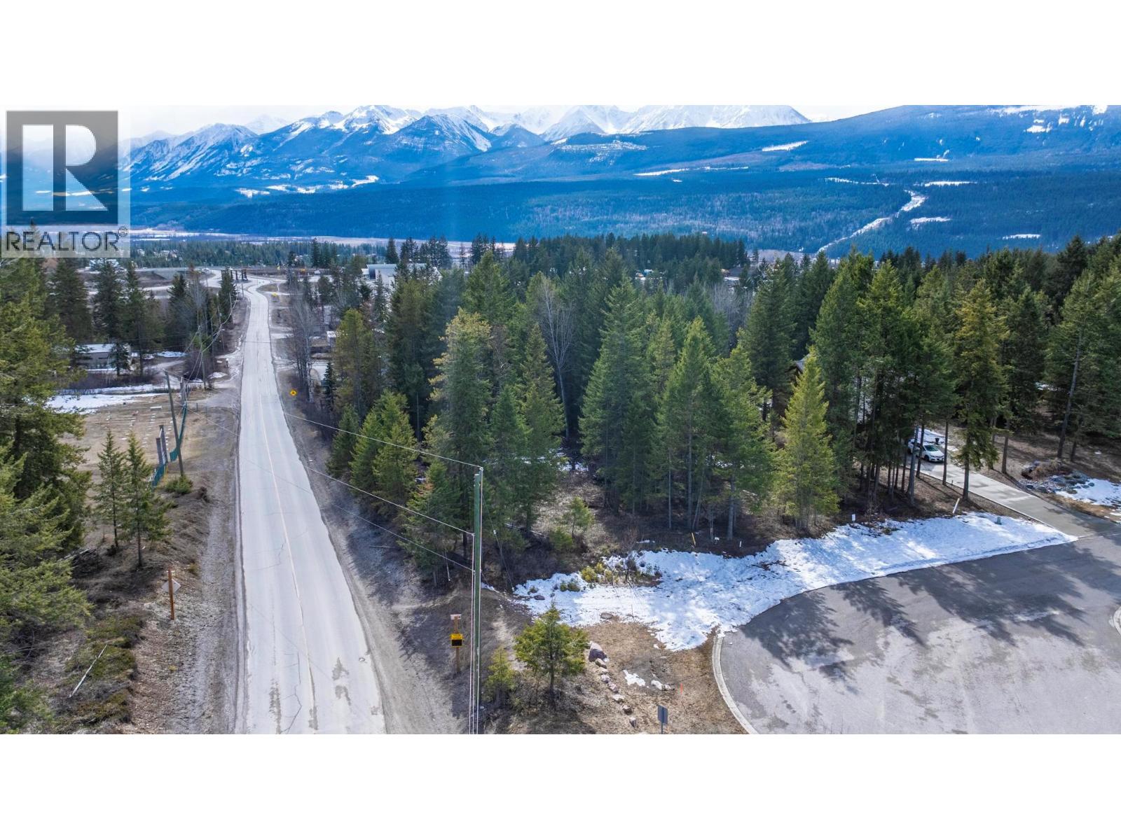 1400 Pine Drive, Golden, British Columbia  V0A 1H1 - Photo 2 - 10379950