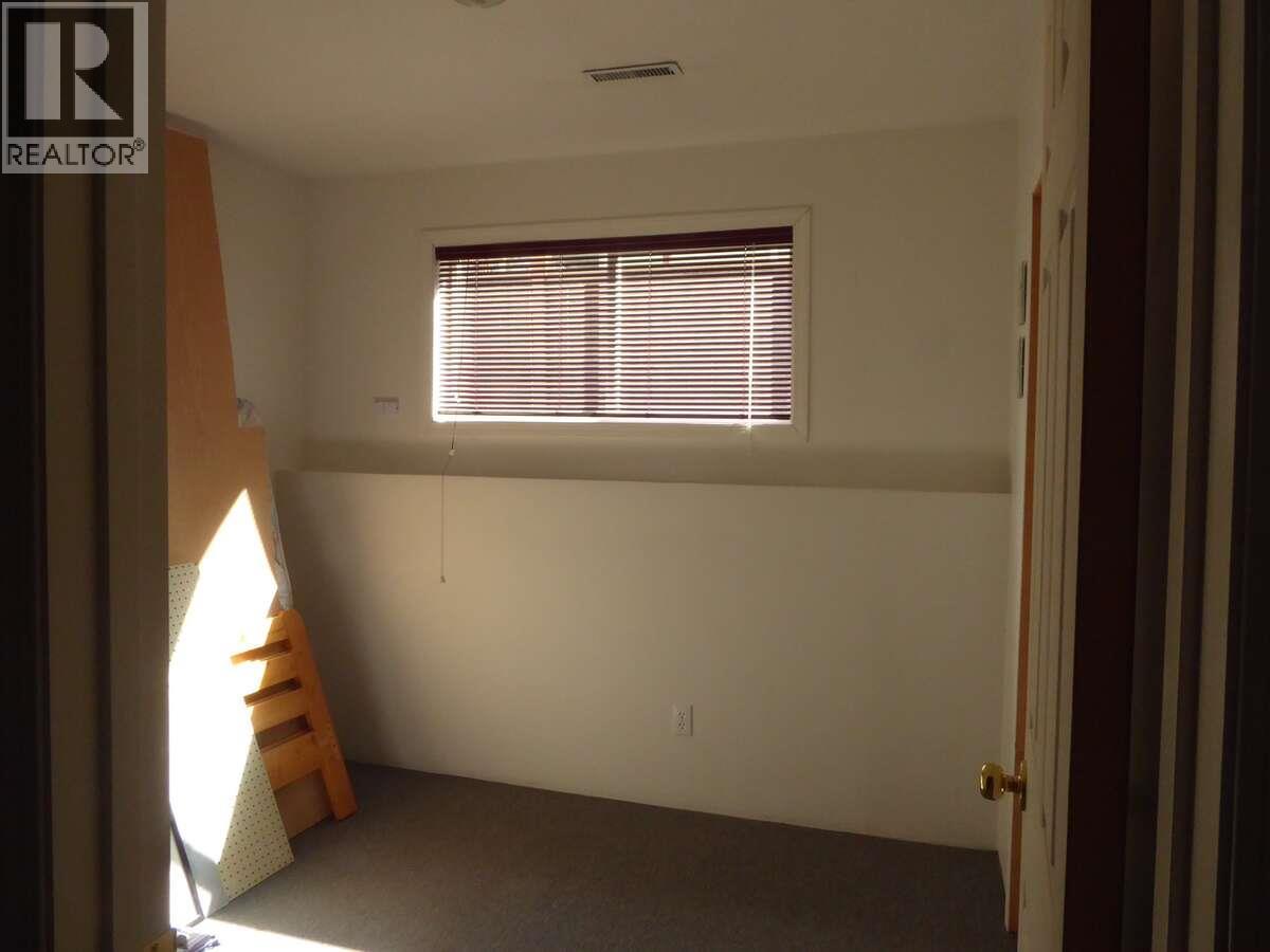 1510 Cedar Street, Golden, British Columbia  V0A 1H6 - Photo 32 - 10380010