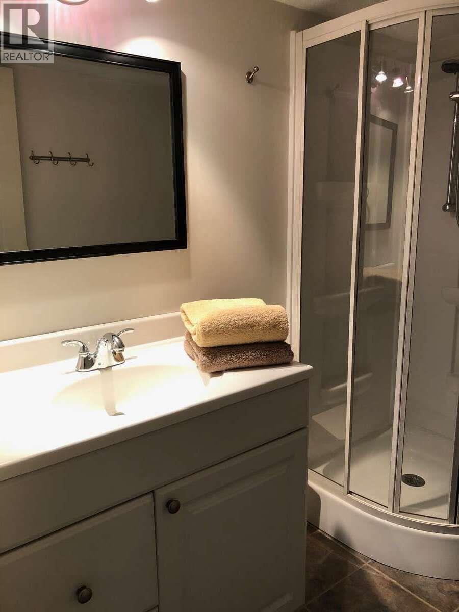 1510 Cedar Street, Golden, British Columbia  V0A 1H6 - Photo 35 - 10380010