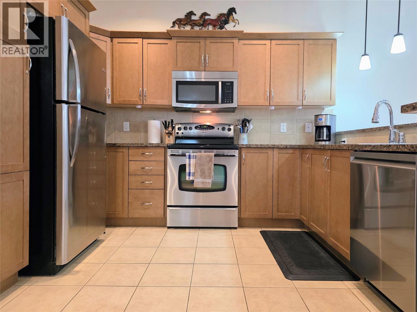 1904 Pine Ridge Mountain Link Unit# 5, Invermere, British Columbia  V0A 1K0 - Photo 4 - 10377870