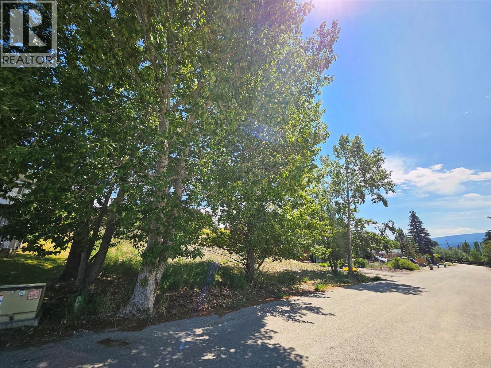 1707 3rd Avenue, Invermere, British Columbia