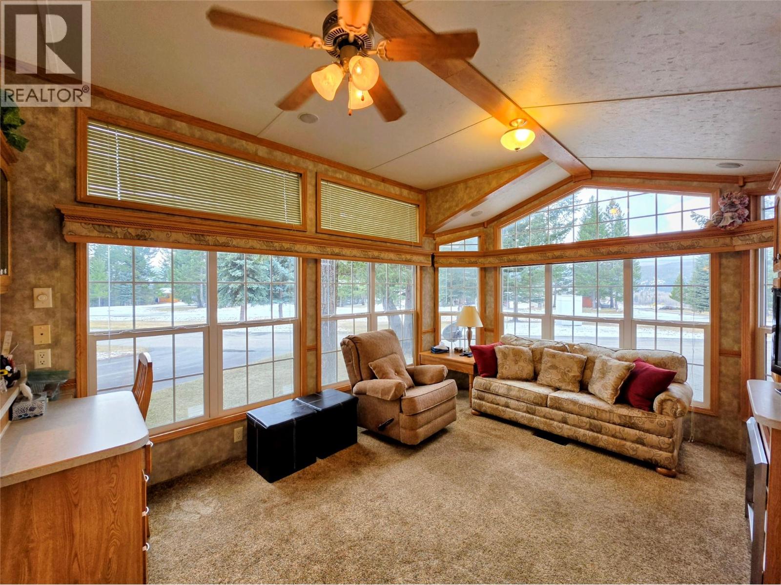 4586 Lynx Drive, Radium Hot Springs, British Columbia  V0A 1M0 - Photo 3 - 10379097