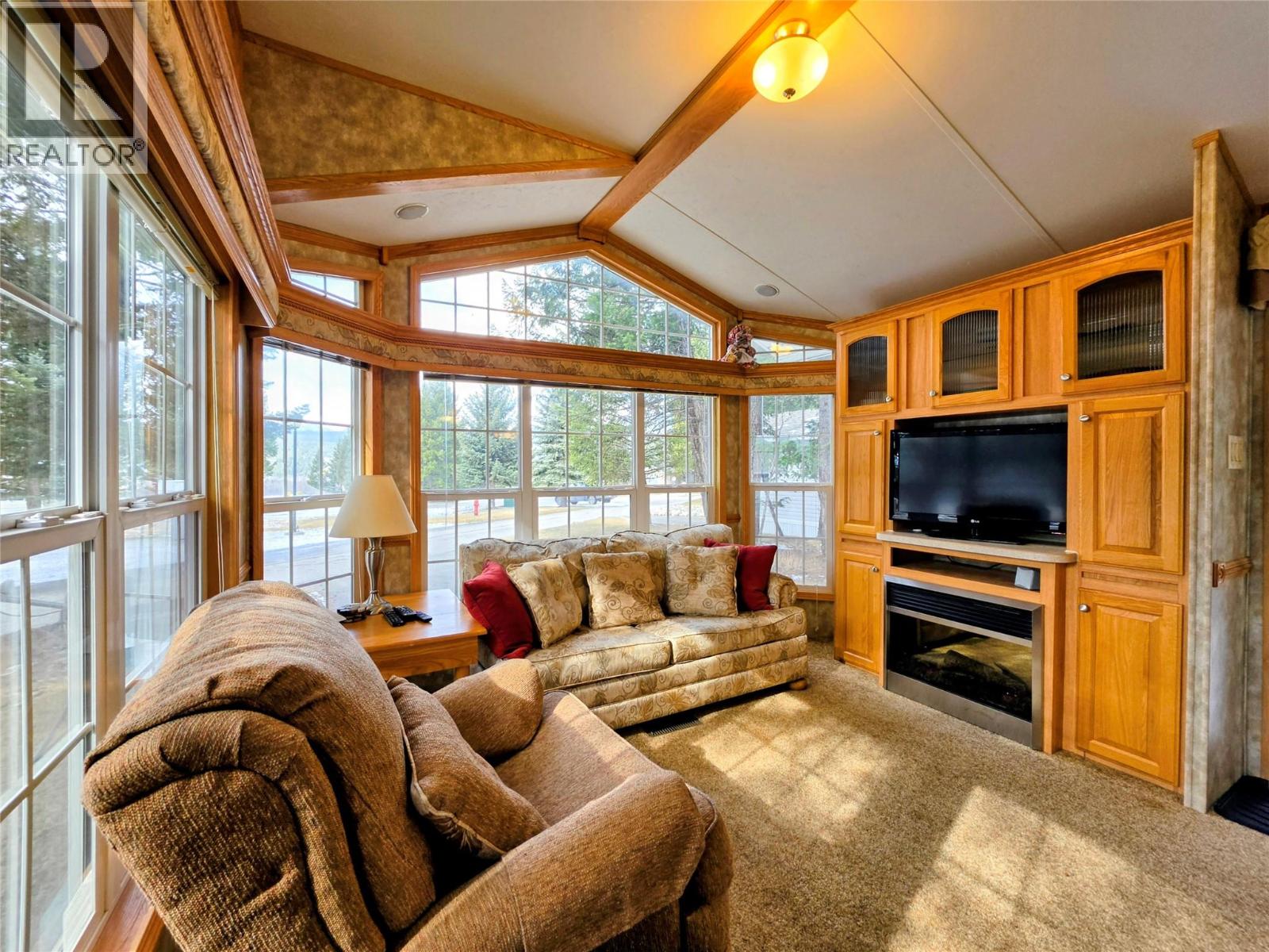 4586 Lynx Drive, Radium Hot Springs, British Columbia  V0A 1M0 - Photo 4 - 10379097