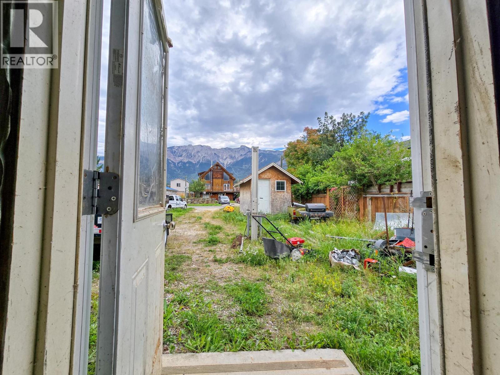 4772 Crescentwood Drive, Edgewater, British Columbia  V0A 1E0 - Photo 12 - 10380228