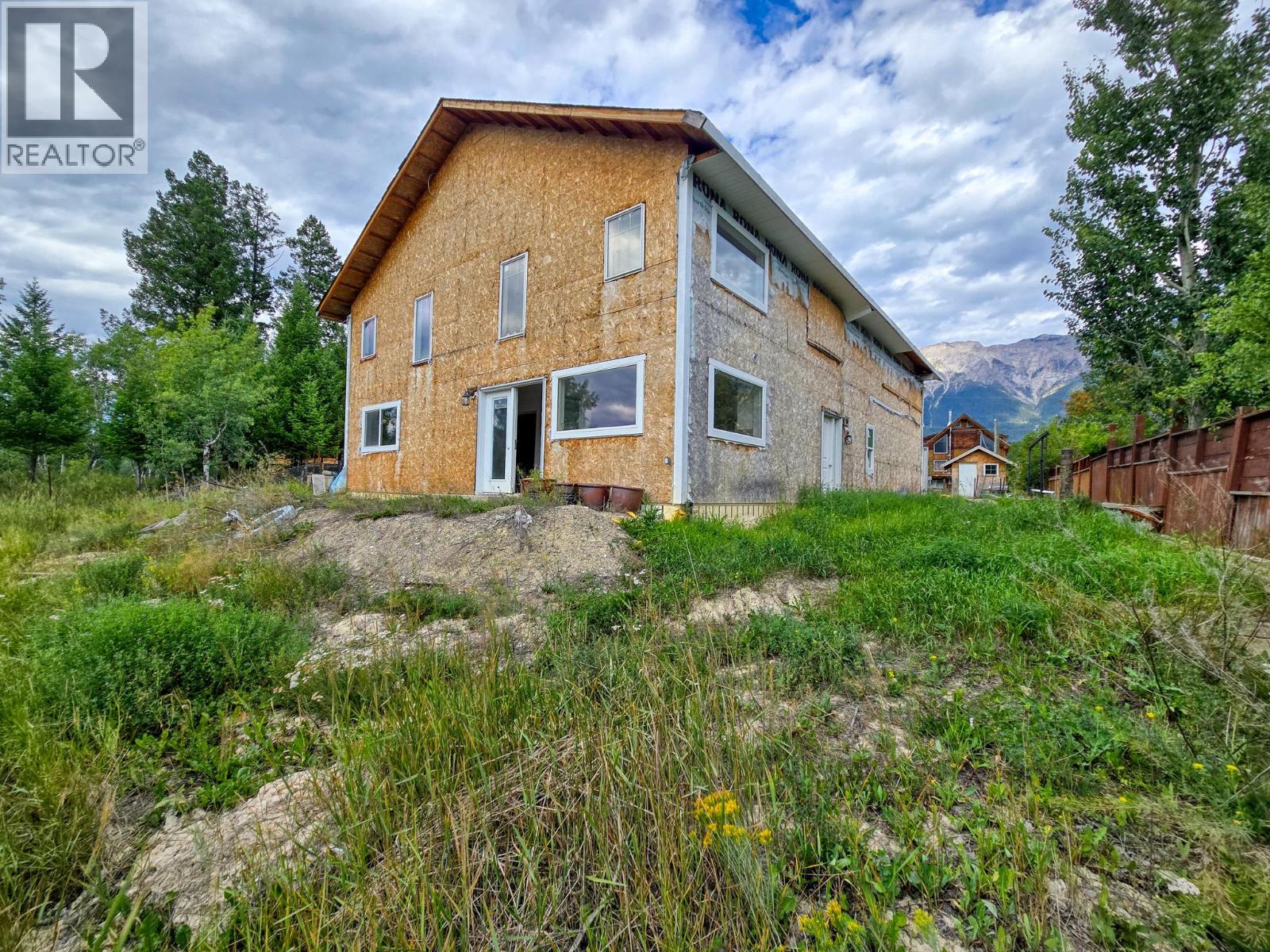 4772 Crescentwood Drive, Edgewater, British Columbia  V0A 1E0 - Photo 2 - 10380228