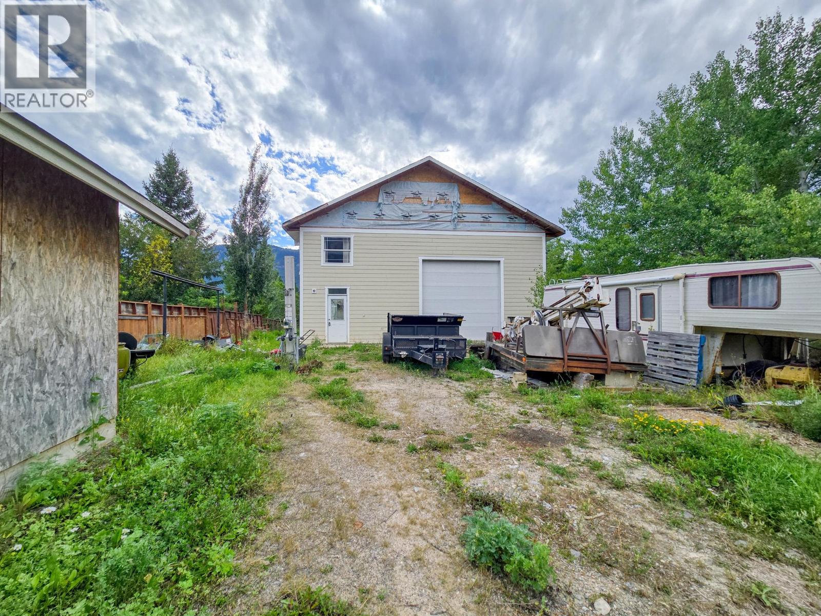 4772 Crescentwood Drive, Edgewater, British Columbia  V0A 1E0 - Photo 9 - 10380228