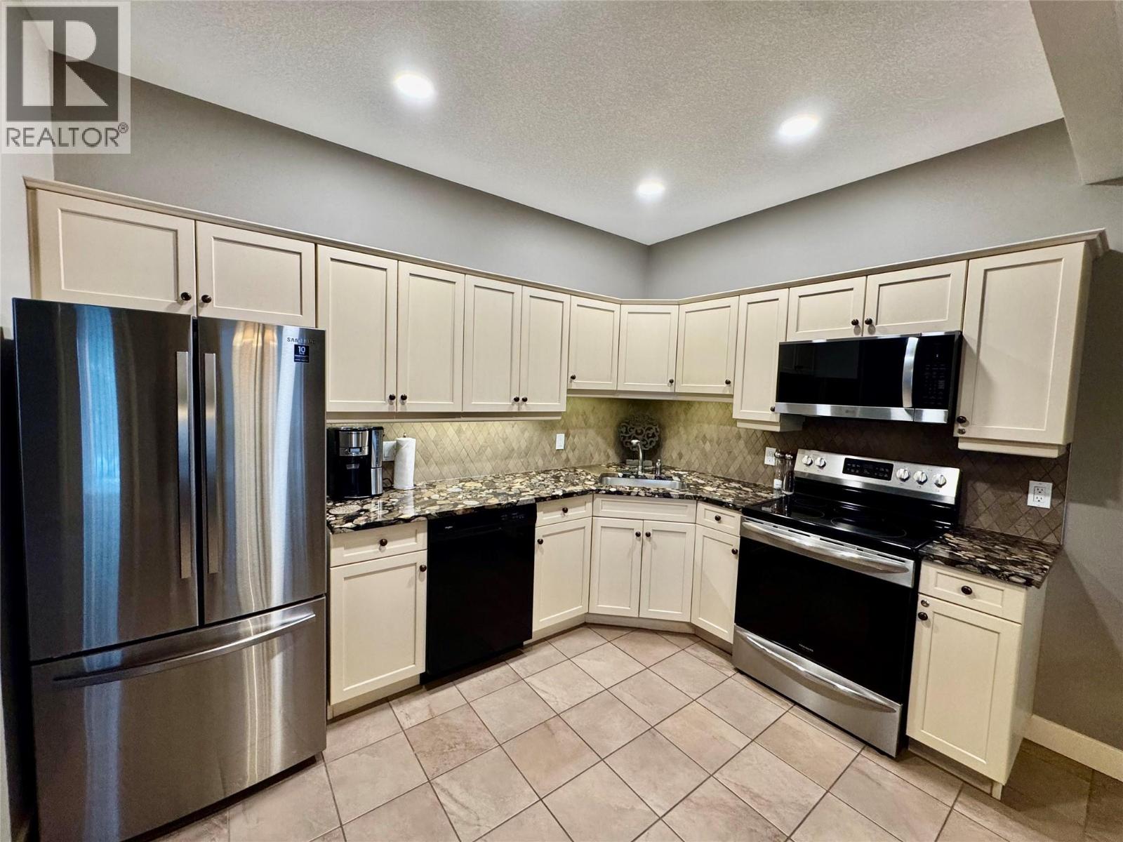 600 Bighorn Boulevard Unit# 624c, Radium Hot Springs, British Columbia  V0A 1M0 - Photo 5 - 10380397