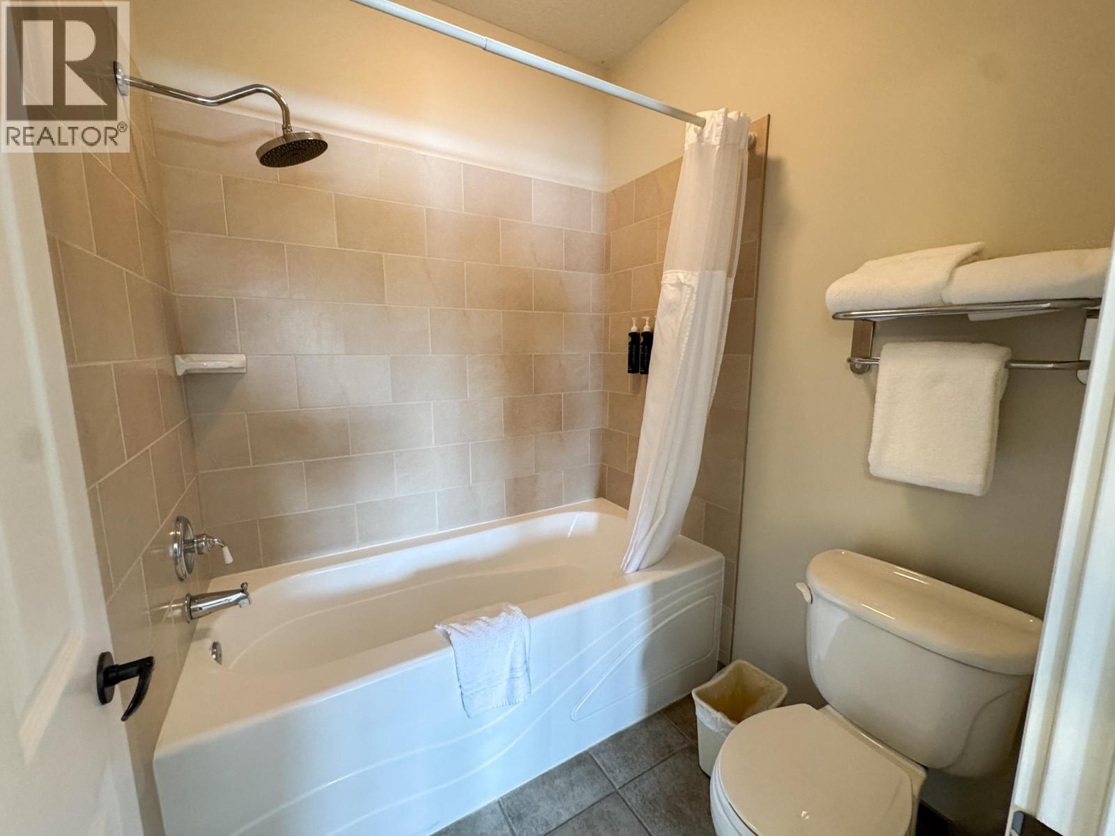 200 Bighorn Boulevard Unit# 213b, Radium Hot Springs, British Columbia  V0A 1M0 - Photo 19 - 10380455