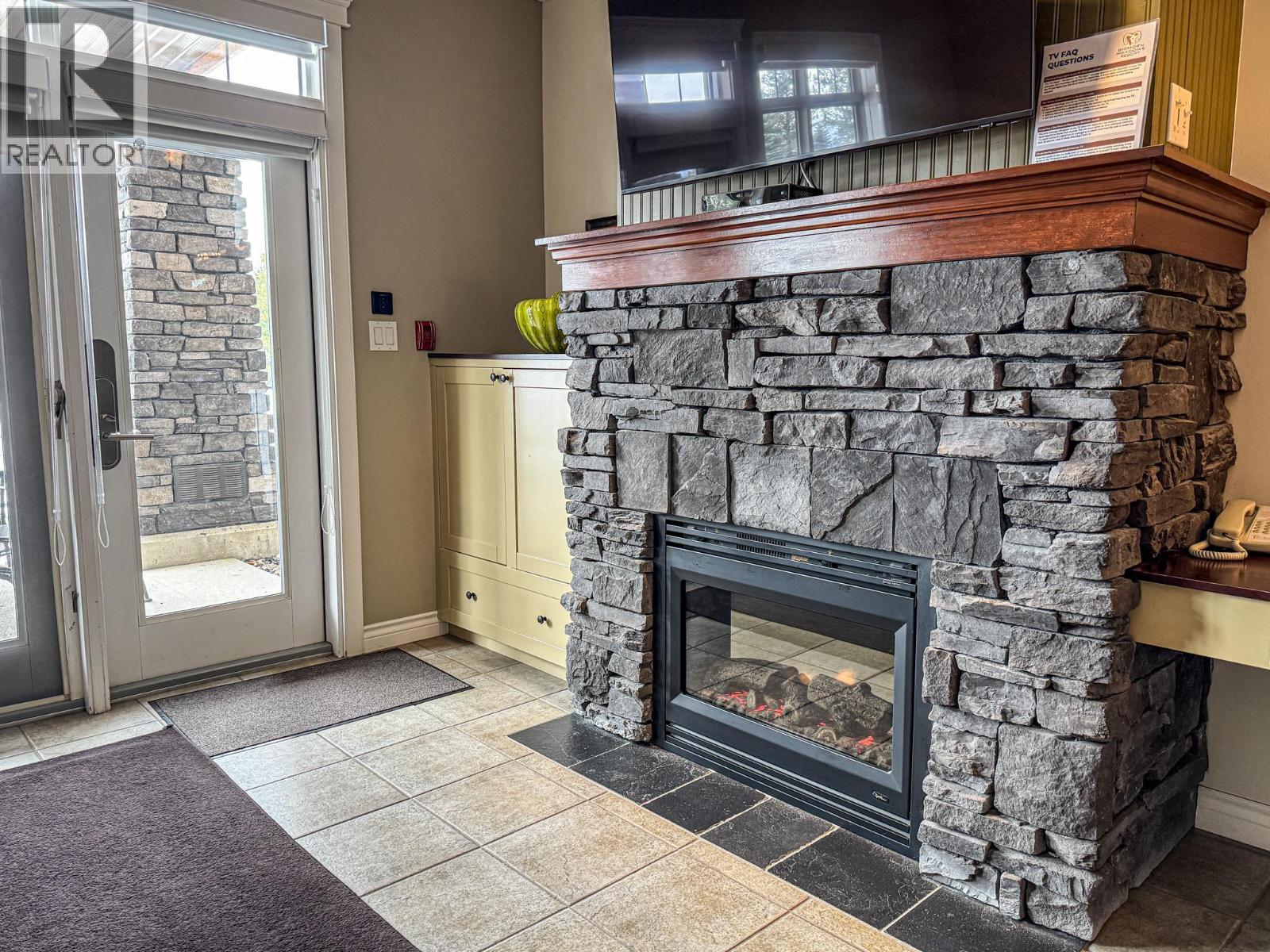 200 Bighorn Boulevard Unit# 213b, Radium Hot Springs, British Columbia  V0A 1M0 - Photo 7 - 10380455