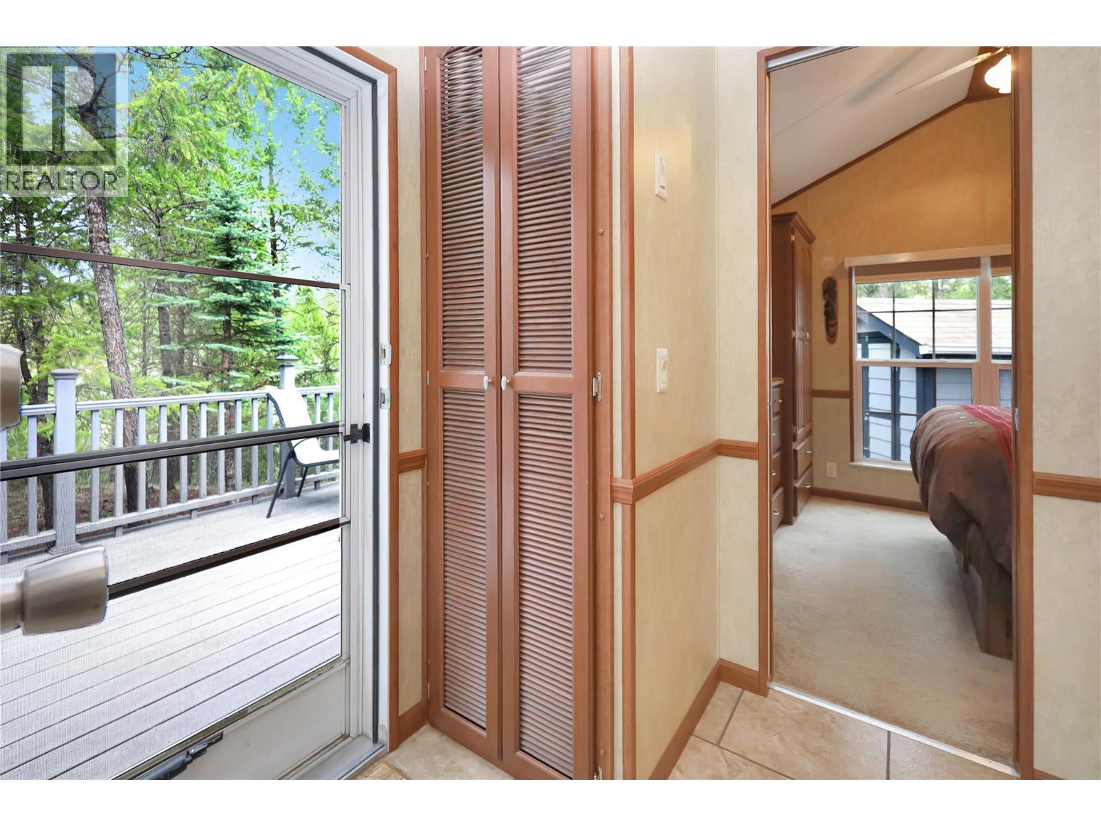 4862 Lynx Drive, Radium Hot Springs, British Columbia  V0A 1M0 - Photo 11 - 10380522