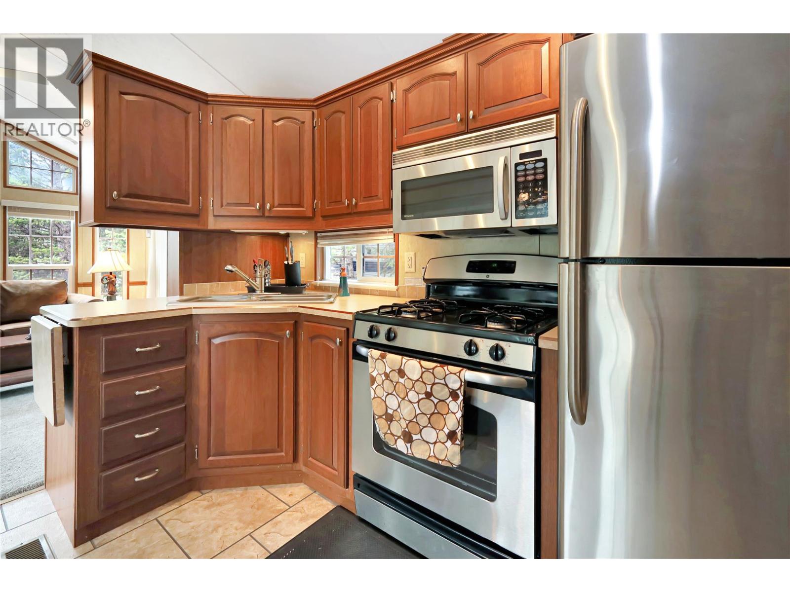 4862 Lynx Drive, Radium Hot Springs, British Columbia  V0A 1M0 - Photo 13 - 10380522