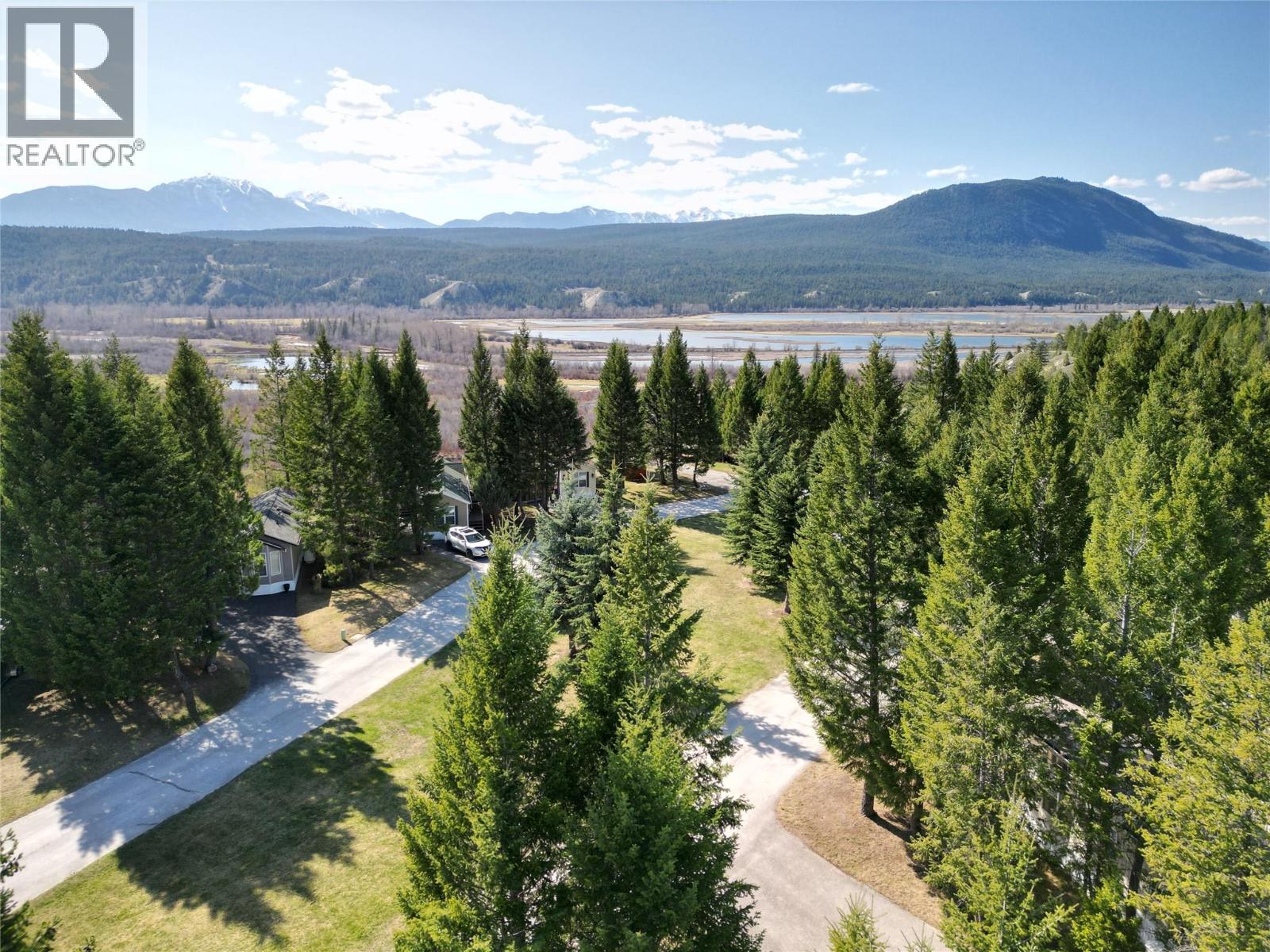 4862 Lynx Drive, Radium Hot Springs, British Columbia  V0A 1M0 - Photo 2 - 10380522