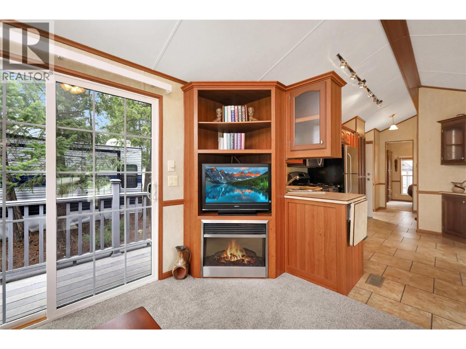 4862 Lynx Drive, Radium Hot Springs, British Columbia  V0A 1M0 - Photo 6 - 10380522