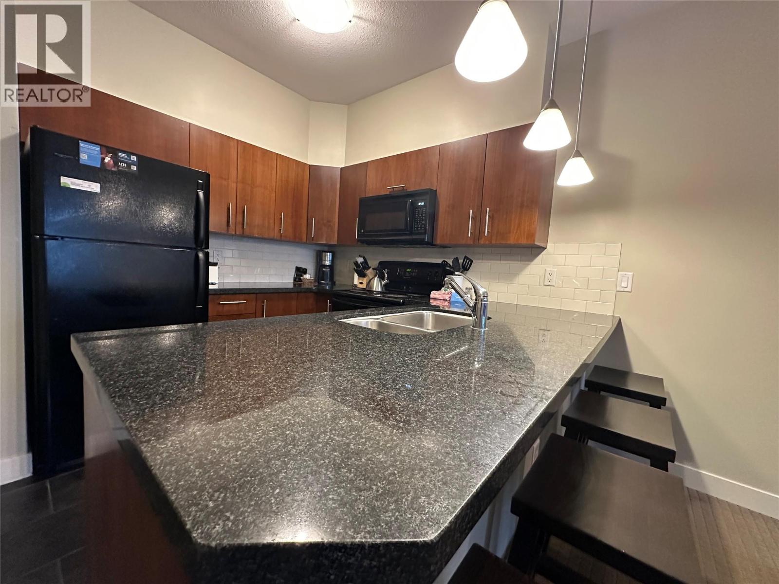 2049 SUMMIT Drive Unit# 413C, Panorama, British Columbia