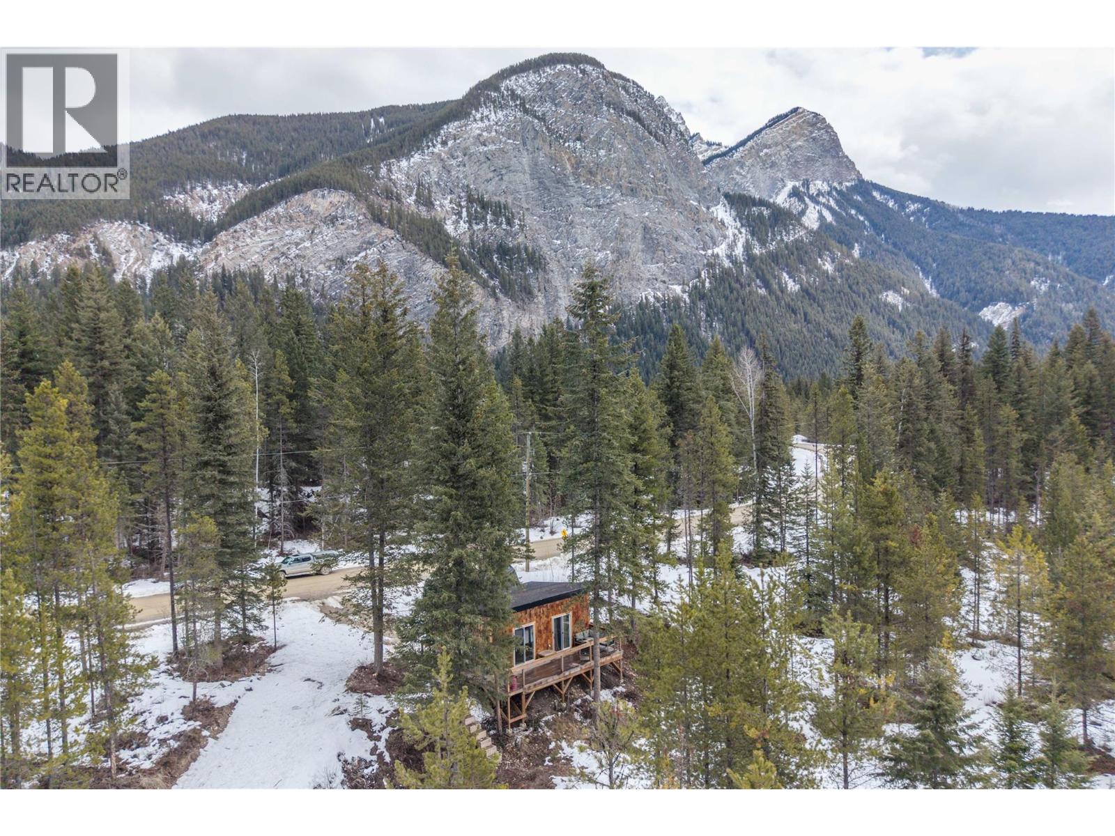 2325 Hedges Road, Golden, British Columbia