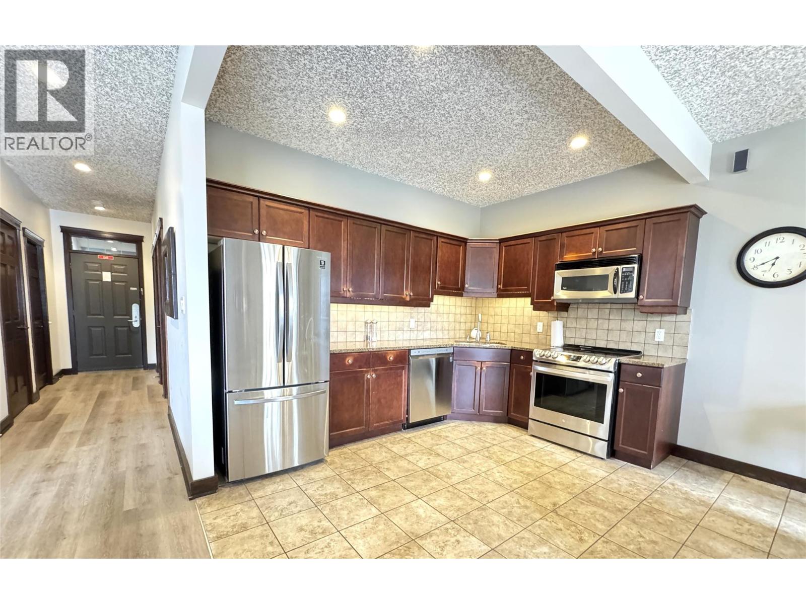 300 Bighorn Boulevard Unit# 322d, Radium Hot Springs, British Columbia  V0A 1M0 - Photo 5 - 10380284