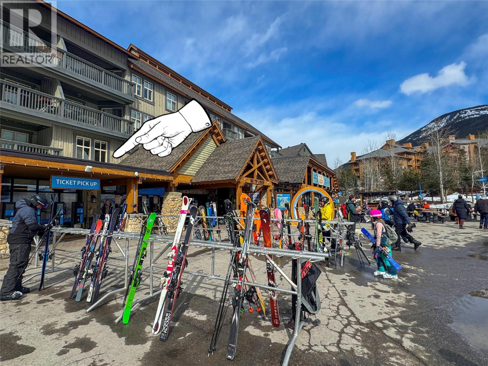 2050 SUMMIT Drive Unit# 205, Panorama, British Columbia