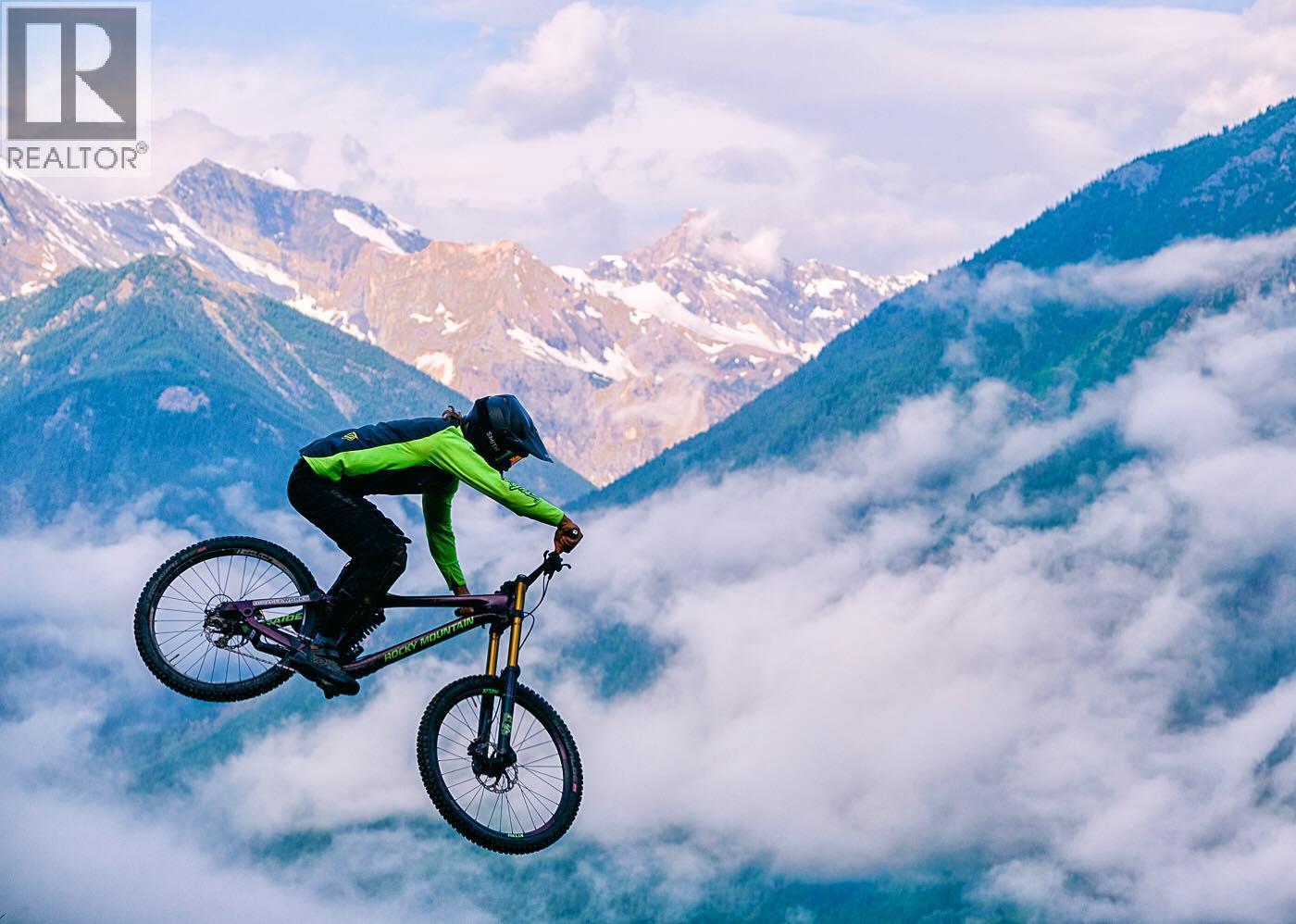 2050 Summit Drive Unit# 205, Panorama, British Columbia  V0A 1T0 - Photo 16 - 10381052