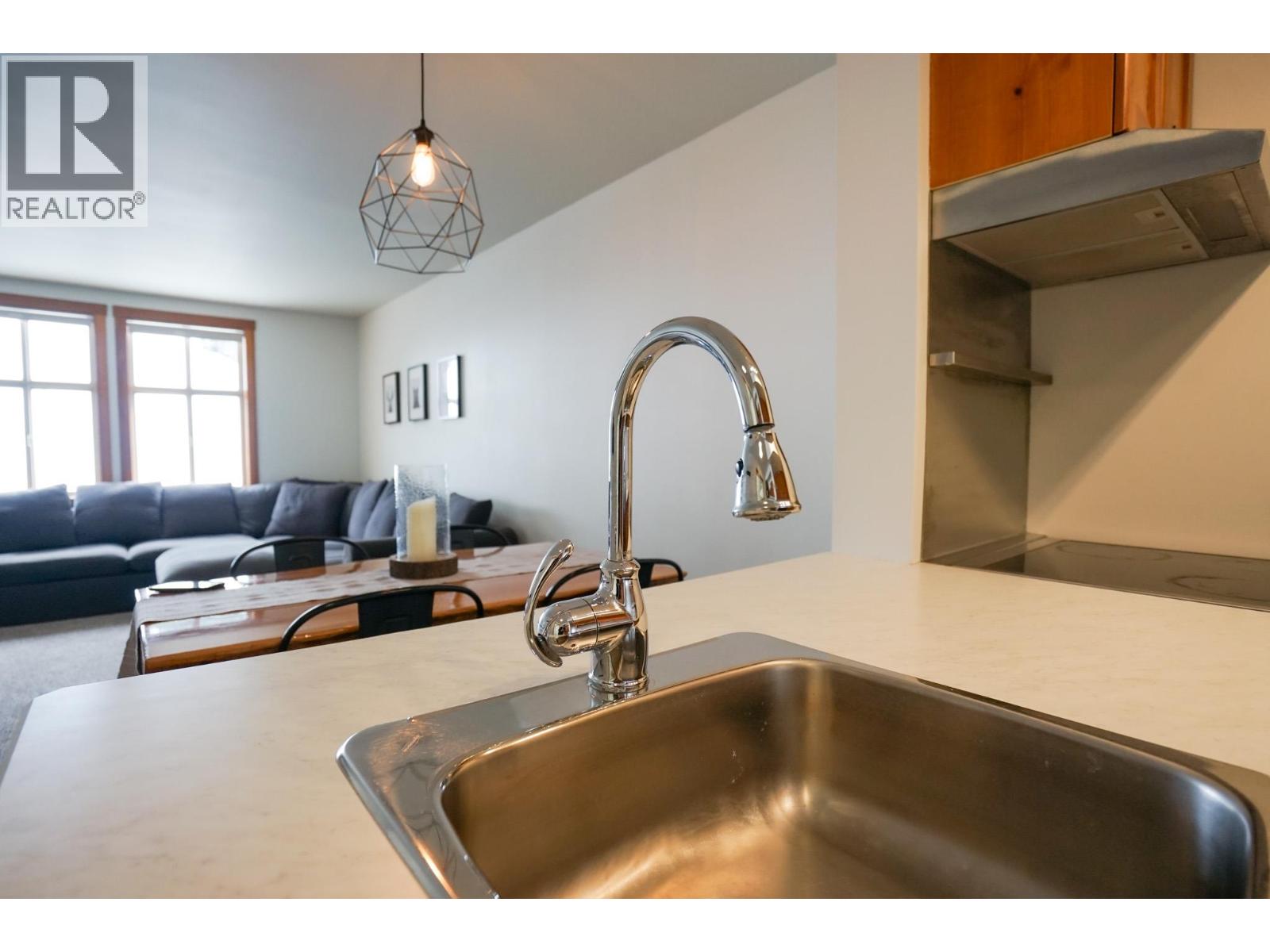 2050 Summit Drive Unit# 205, Panorama, British Columbia  V0A 1T0 - Photo 6 - 10381052