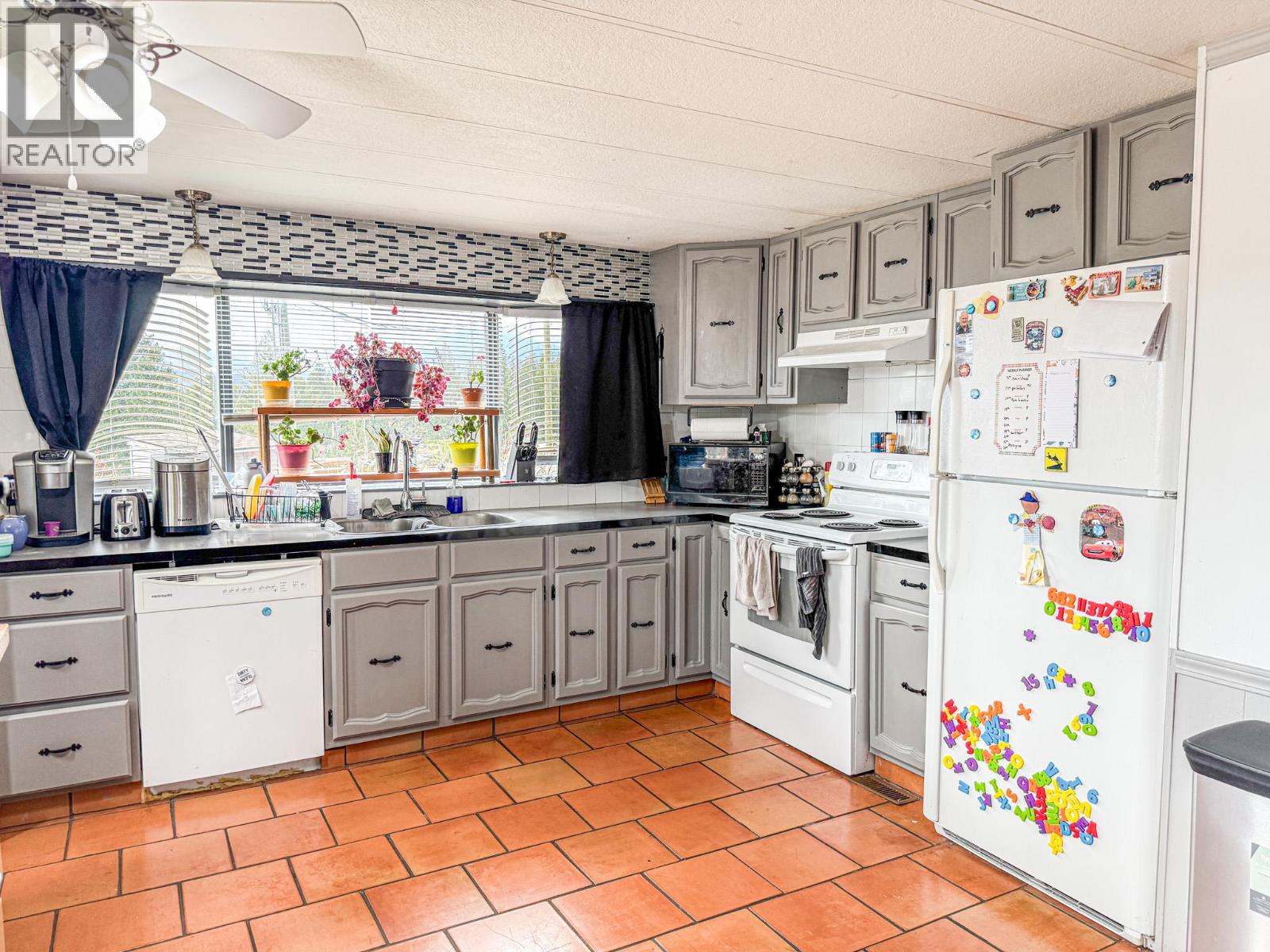 12 Eacrett Road, Radium Hot Springs, British Columbia  V0A 1M0 - Photo 12 - 10380648