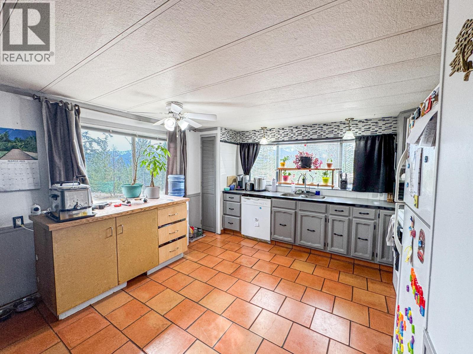 12 Eacrett Road, Radium Hot Springs, British Columbia  V0A 1M0 - Photo 13 - 10380648