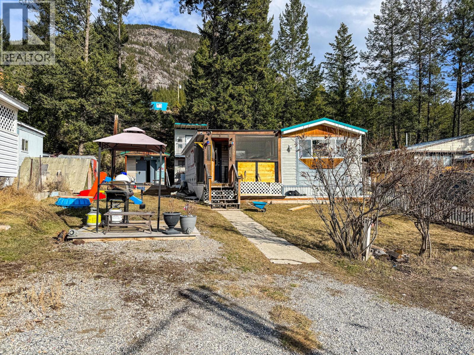 12 Eacrett Road, Radium Hot Springs, British Columbia  V0A 1M0 - Photo 2 - 10380648