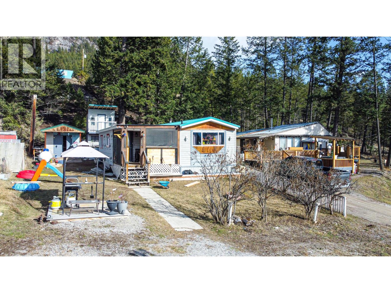 12 Eacrett Road, Radium Hot Springs, British Columbia  V0A 1M0 - Photo 3 - 10380648