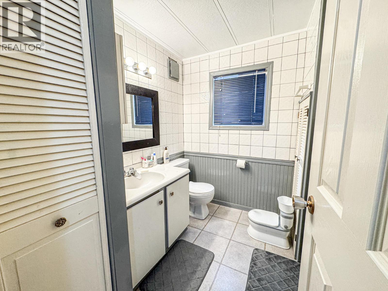 12 Eacrett Road, Radium Hot Springs, British Columbia  V0A 1M0 - Photo 8 - 10380648